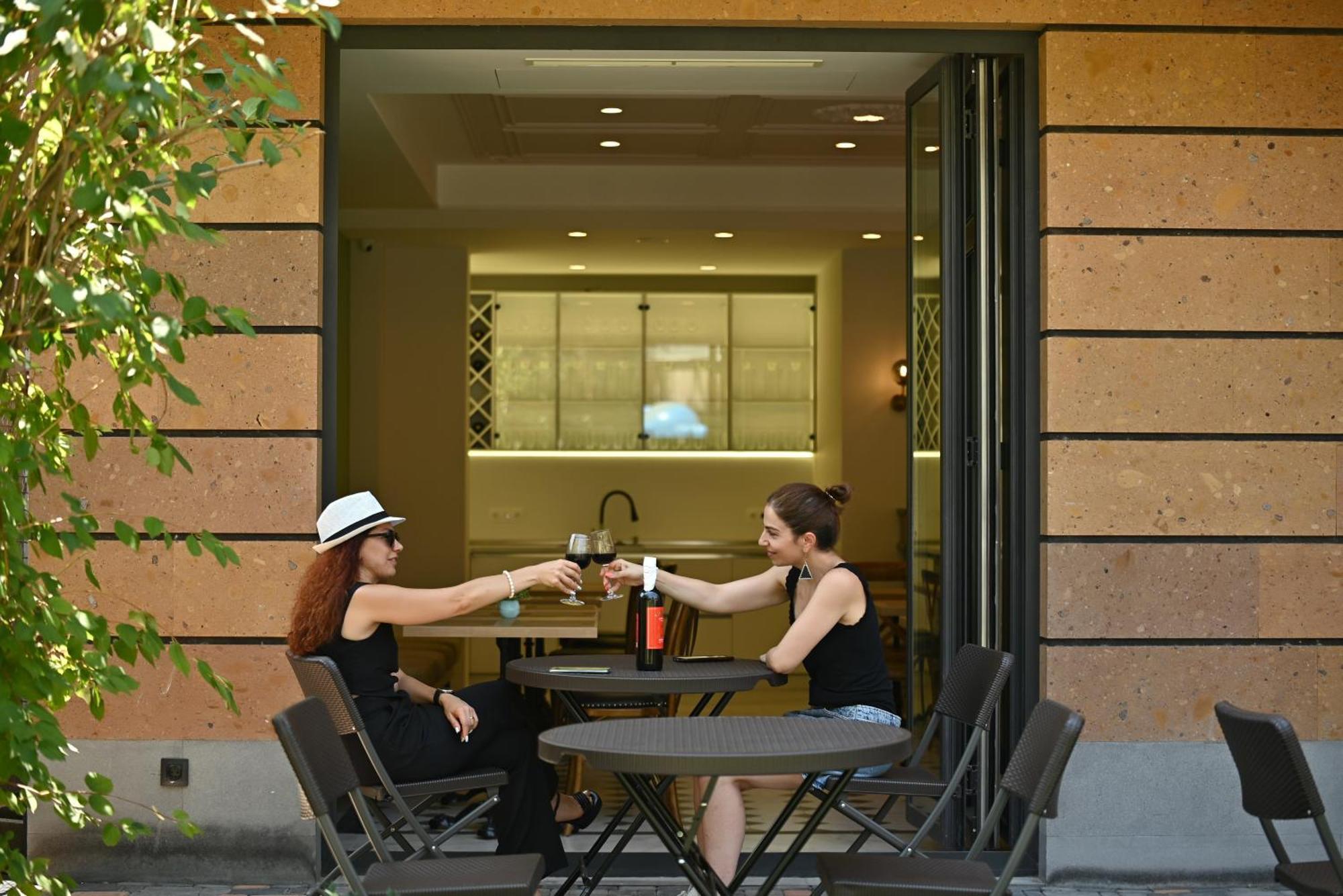 Hotel Avenue 30 Ereván Exterior foto