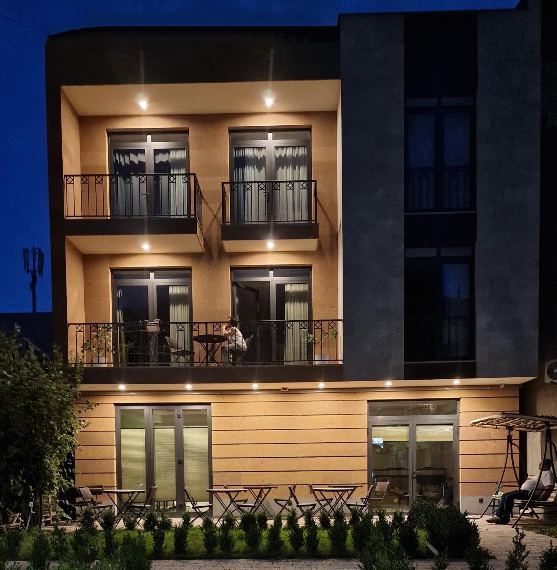Hotel Avenue 30 Ereván Exterior foto